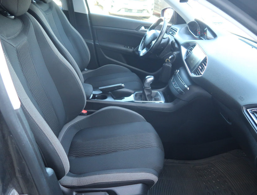Peugeot 308, 2017