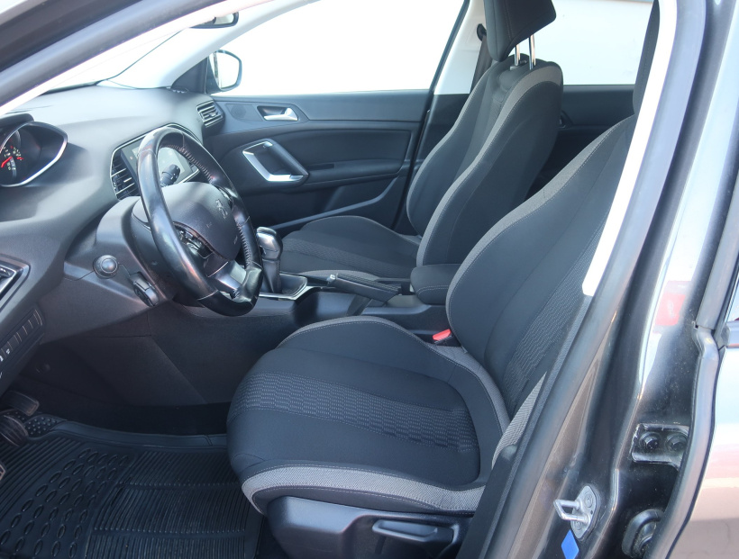 Peugeot 308, 2017