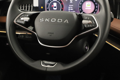 Škoda Superb - 2025