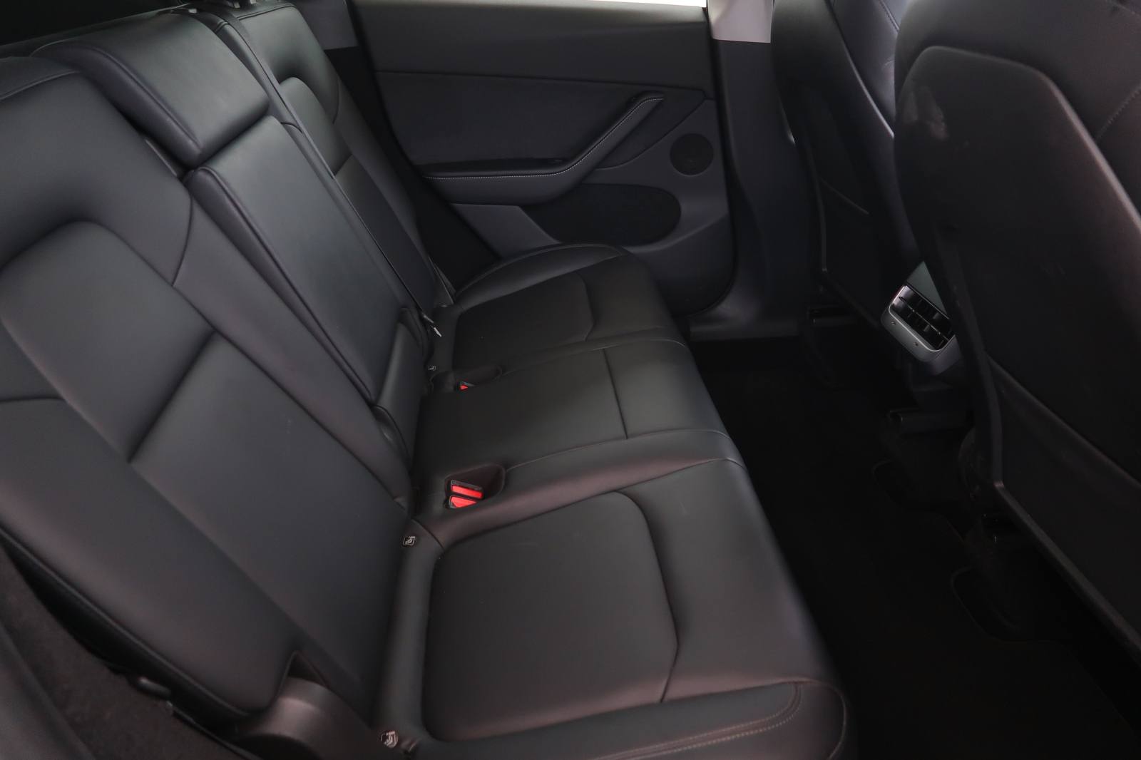 Tesla Model Y - 2023