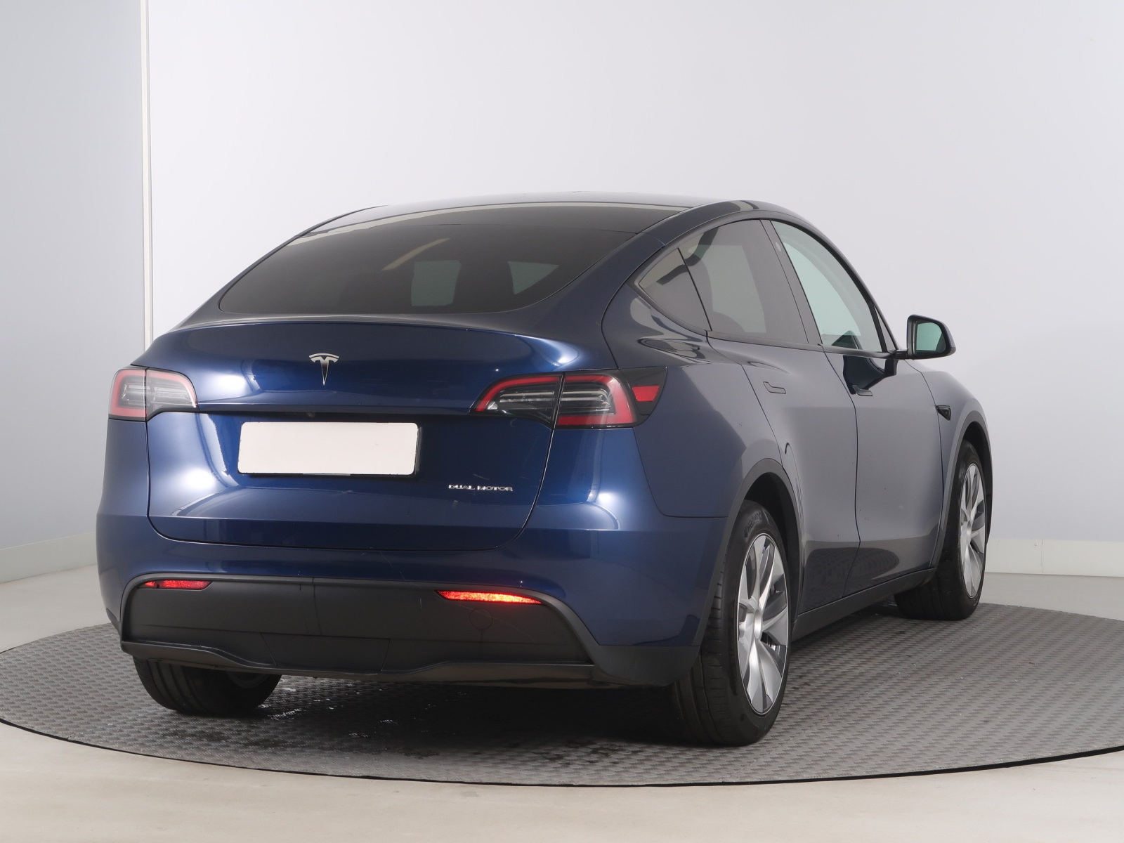 Tesla Model Y - 2023