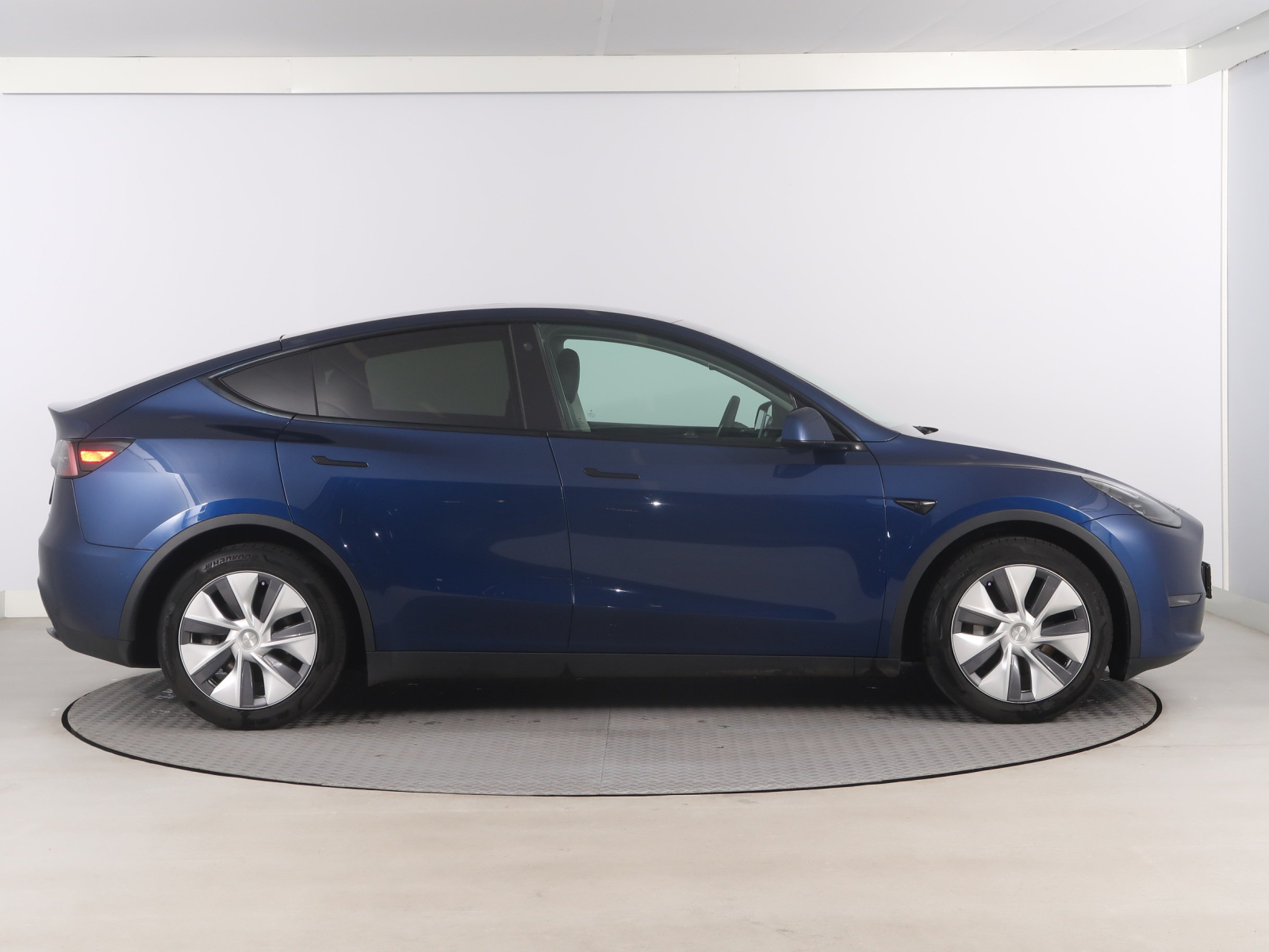 Tesla Model Y - 2023