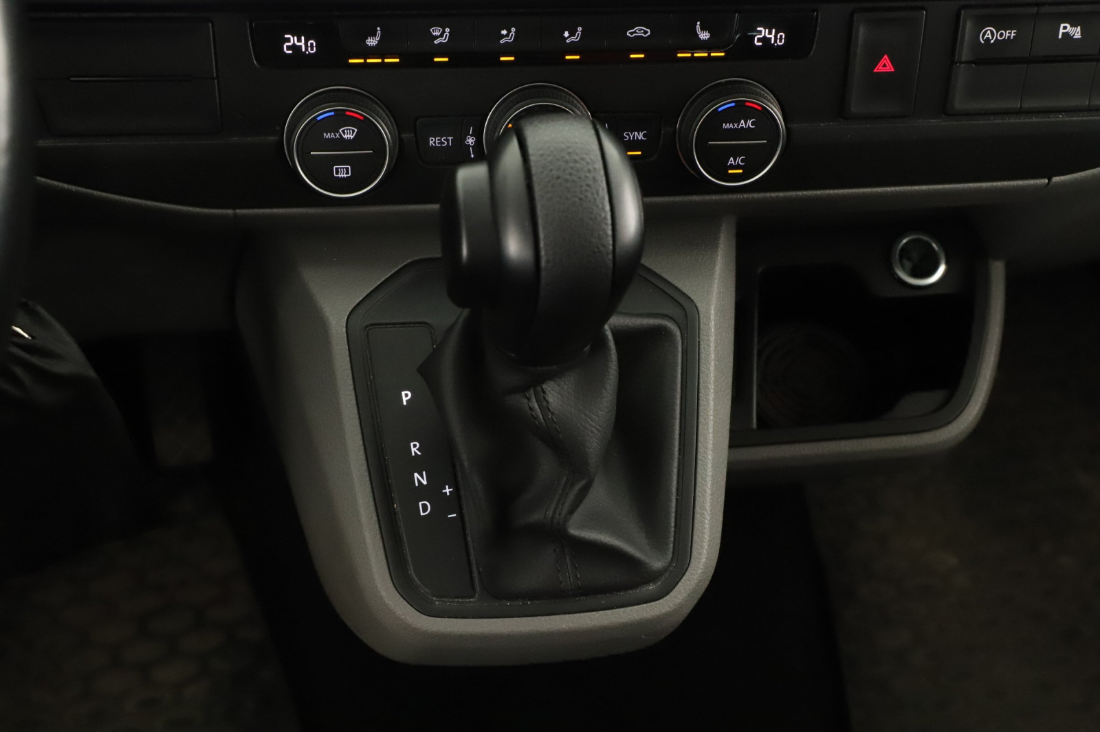 Volkswagen Caravelle - 2021