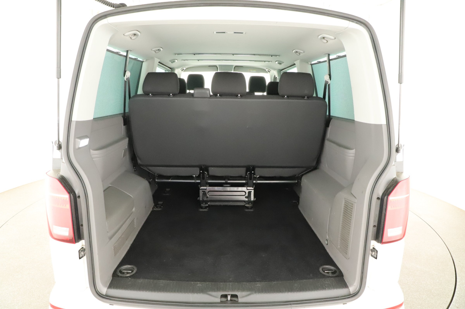 Volkswagen Caravelle - 2021