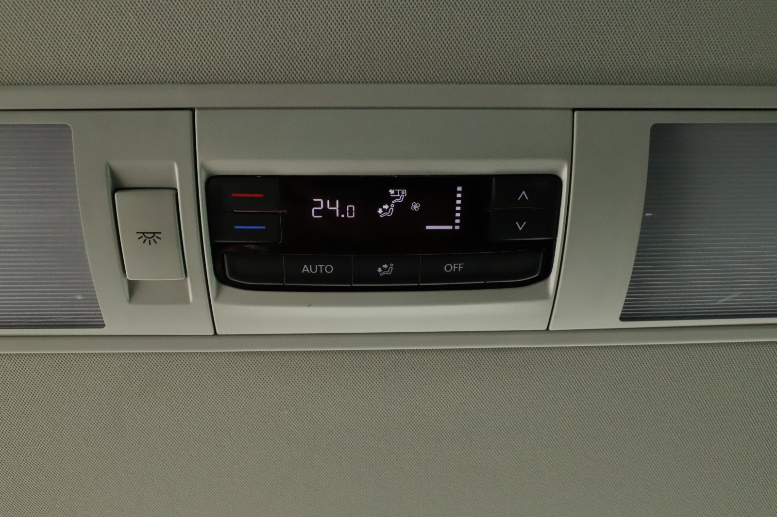 Volkswagen Caravelle - 2021