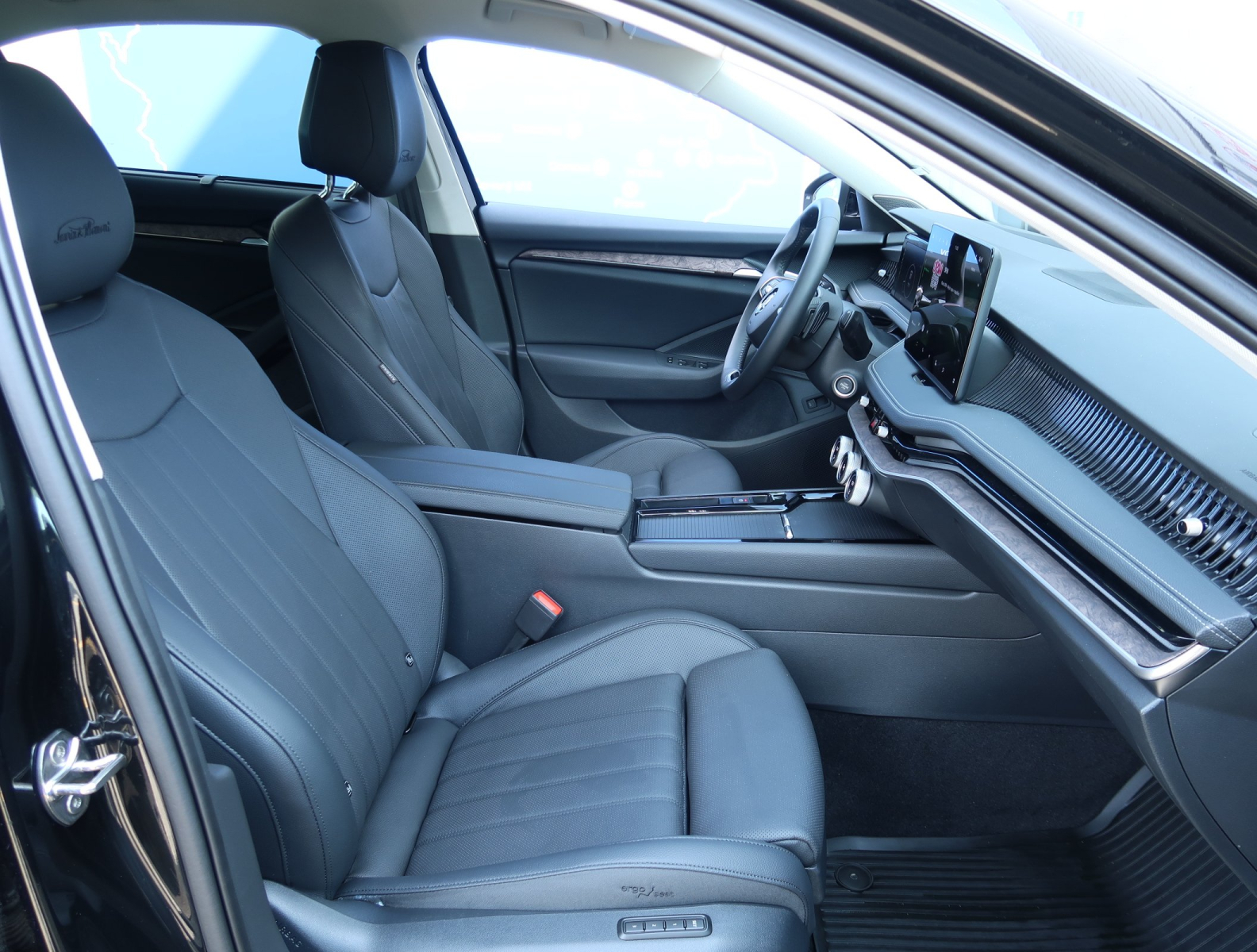 Škoda Superb - 2024