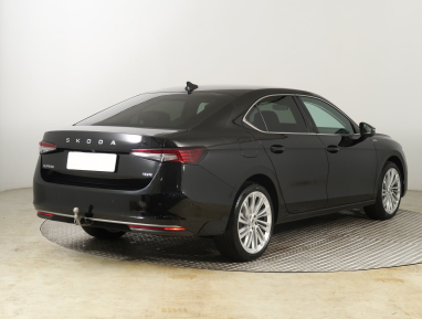 Škoda Superb - 2024