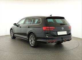 Volkswagen Passat - 2021