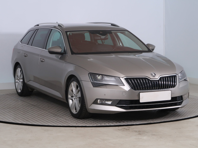 Škoda Superb 2016