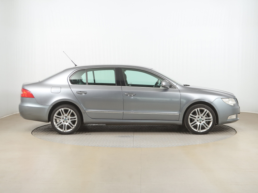 Škoda Superb, 2009