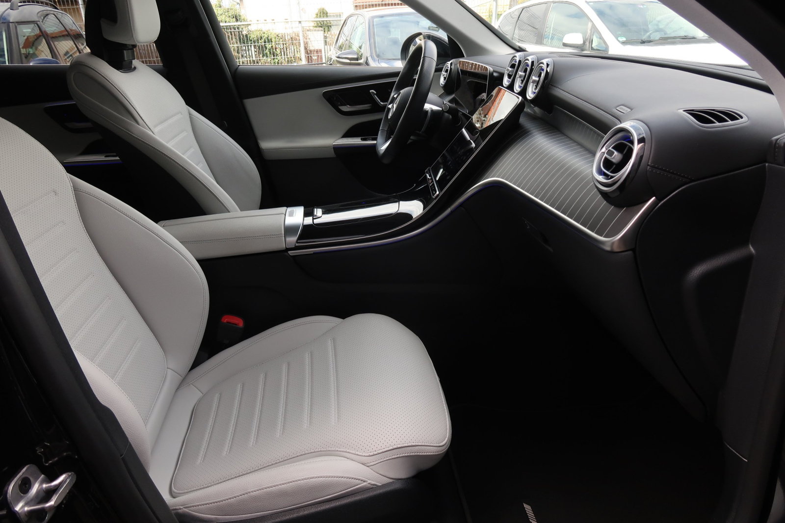 Mercedes-Benz GLC - 2024