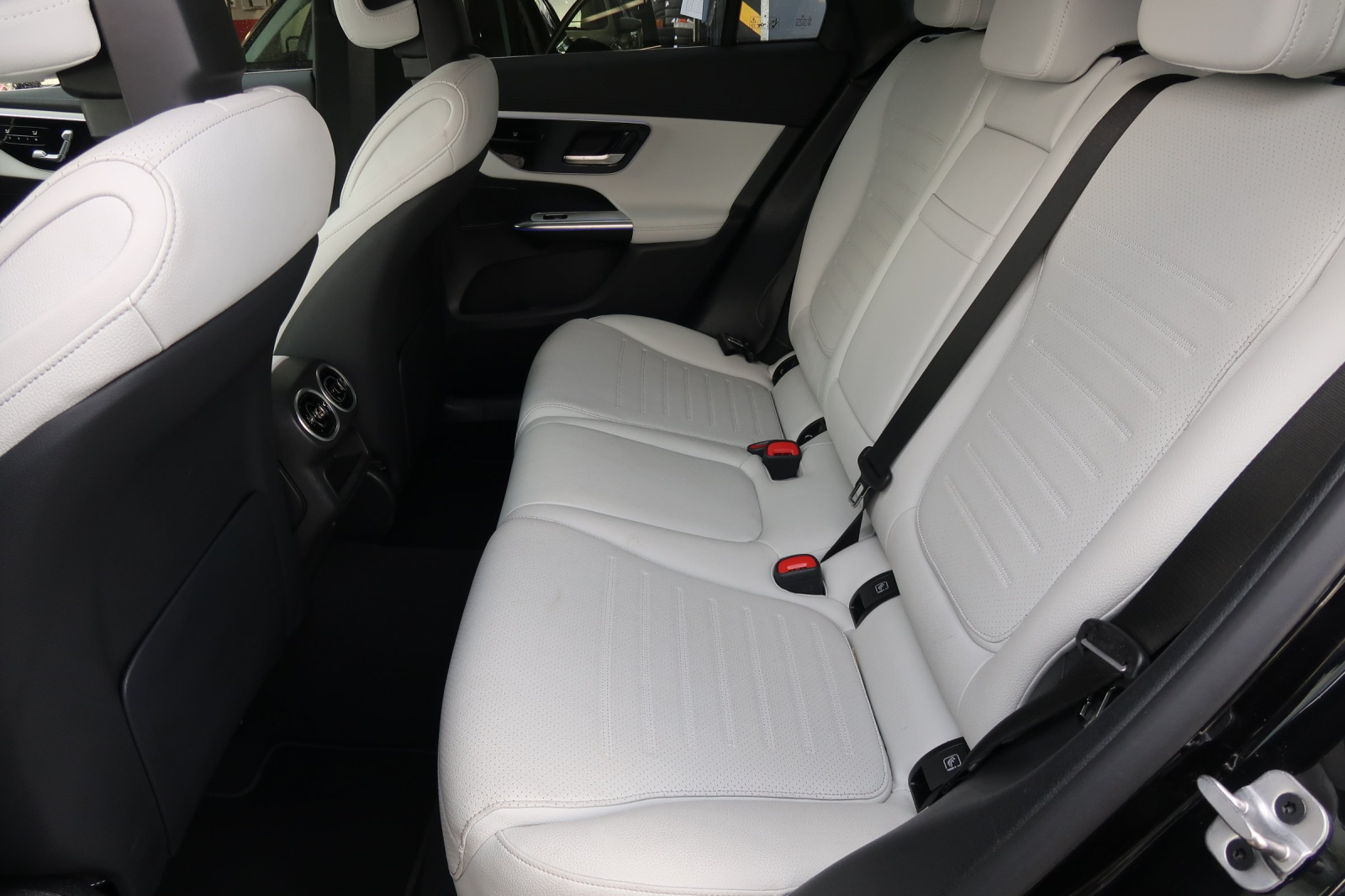 Mercedes-Benz GLC - 2024