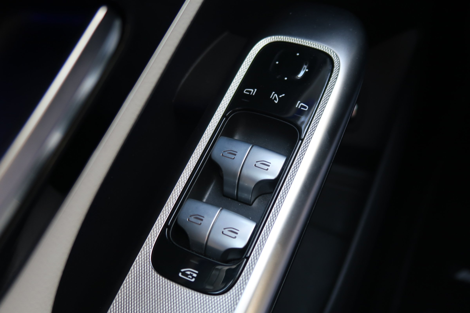 Mercedes-Benz GLC - 2024