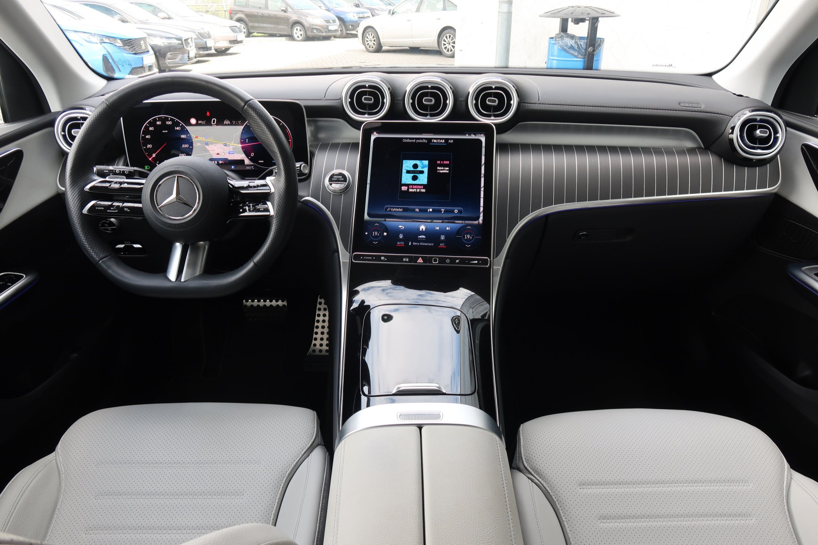 Mercedes-Benz GLC - 2024