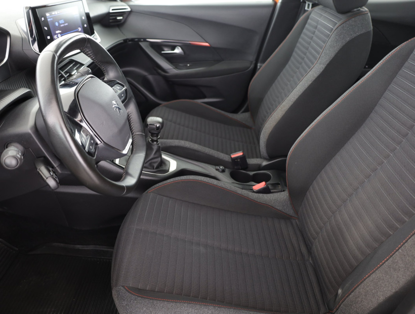 Peugeot 2008, 2021