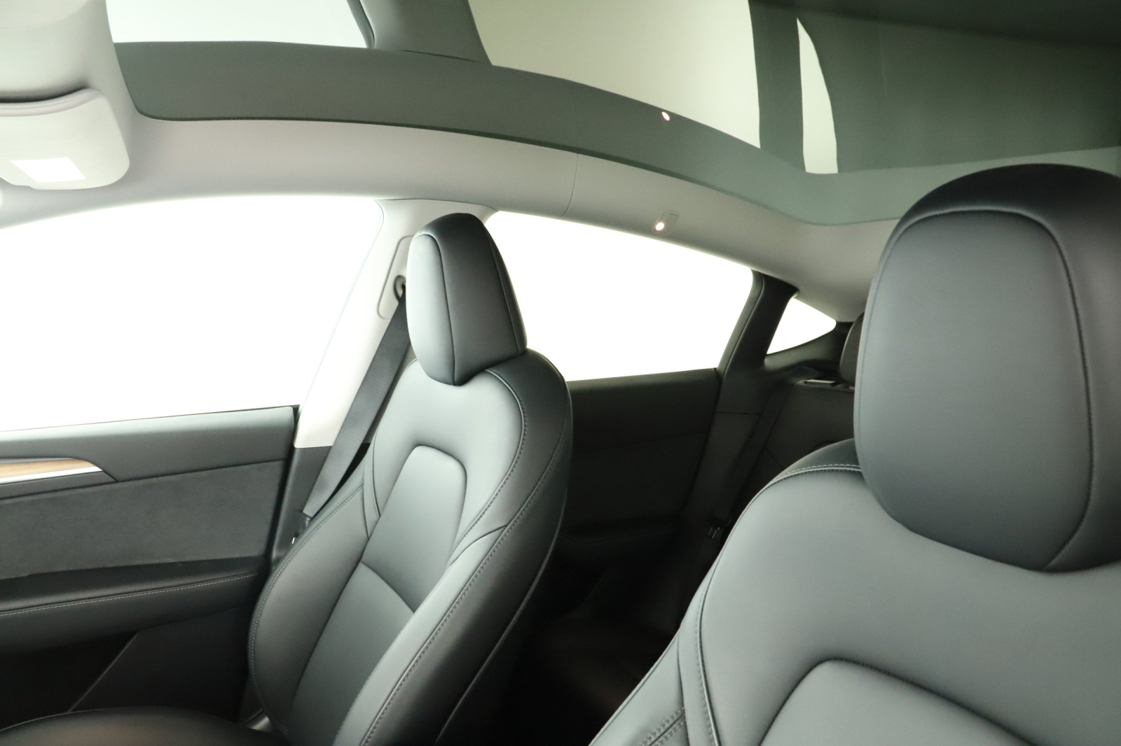 Tesla Model Y - 2023