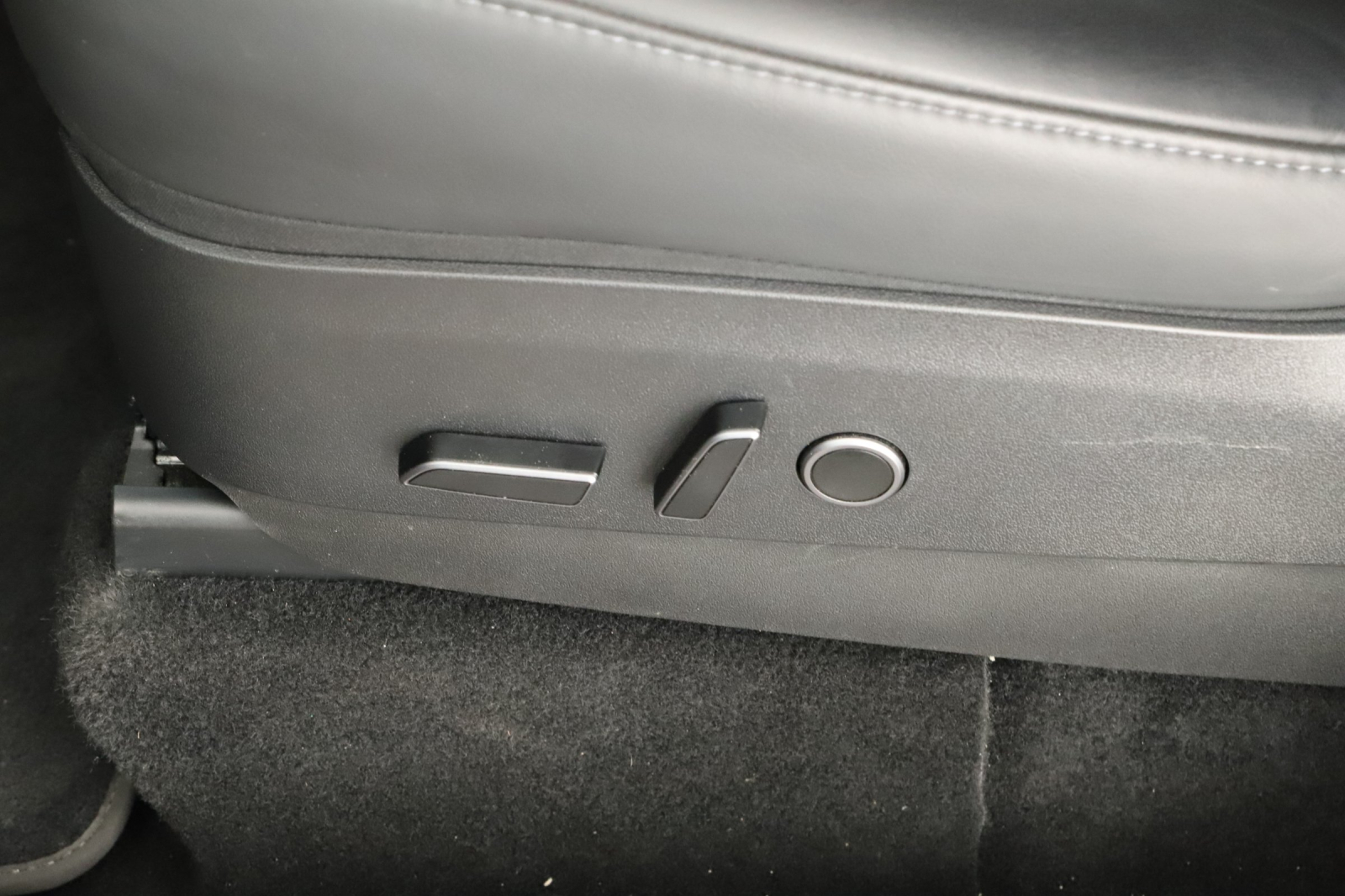 Tesla Model Y - 2023