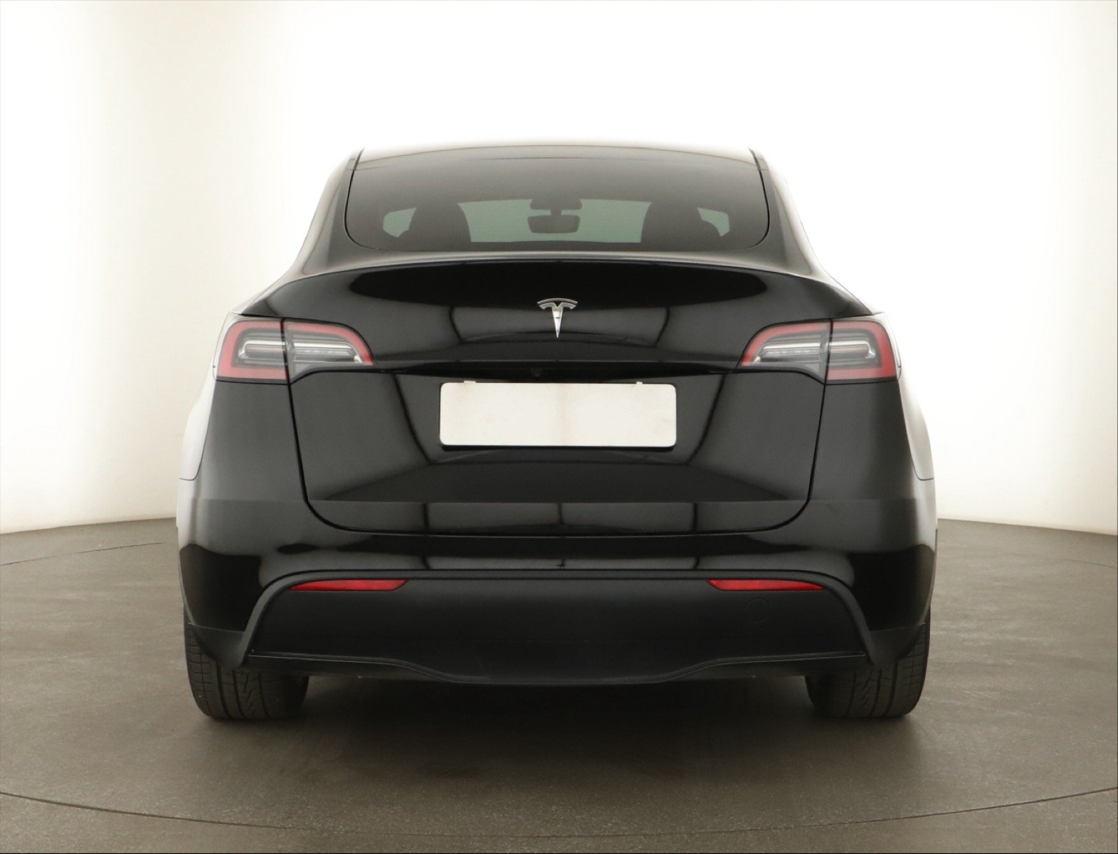 Tesla Model Y - 2023