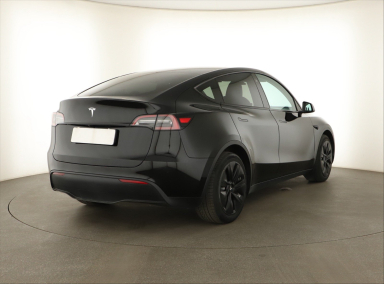 Tesla Model Y - 2023