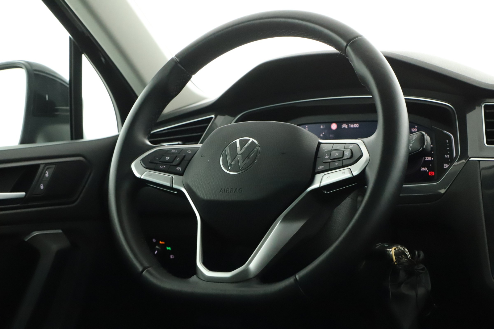 Volkswagen Tiguan - 2022