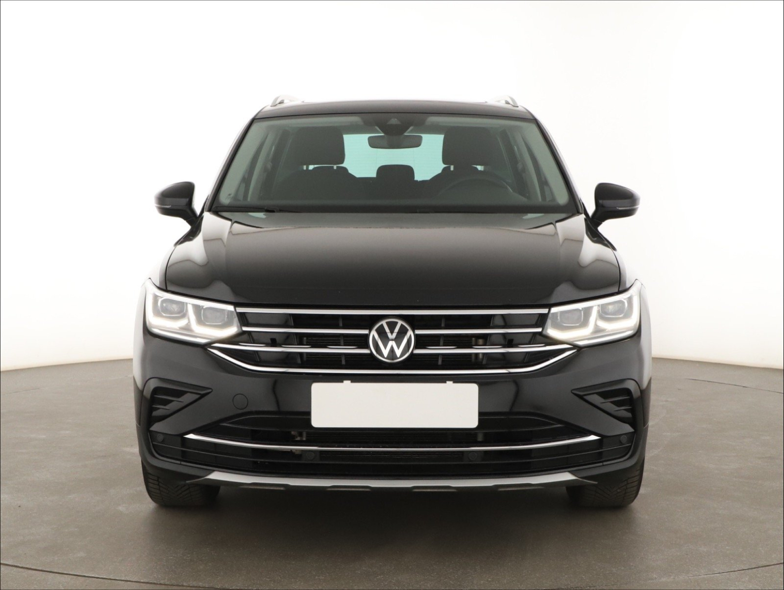 Volkswagen Tiguan - 2022