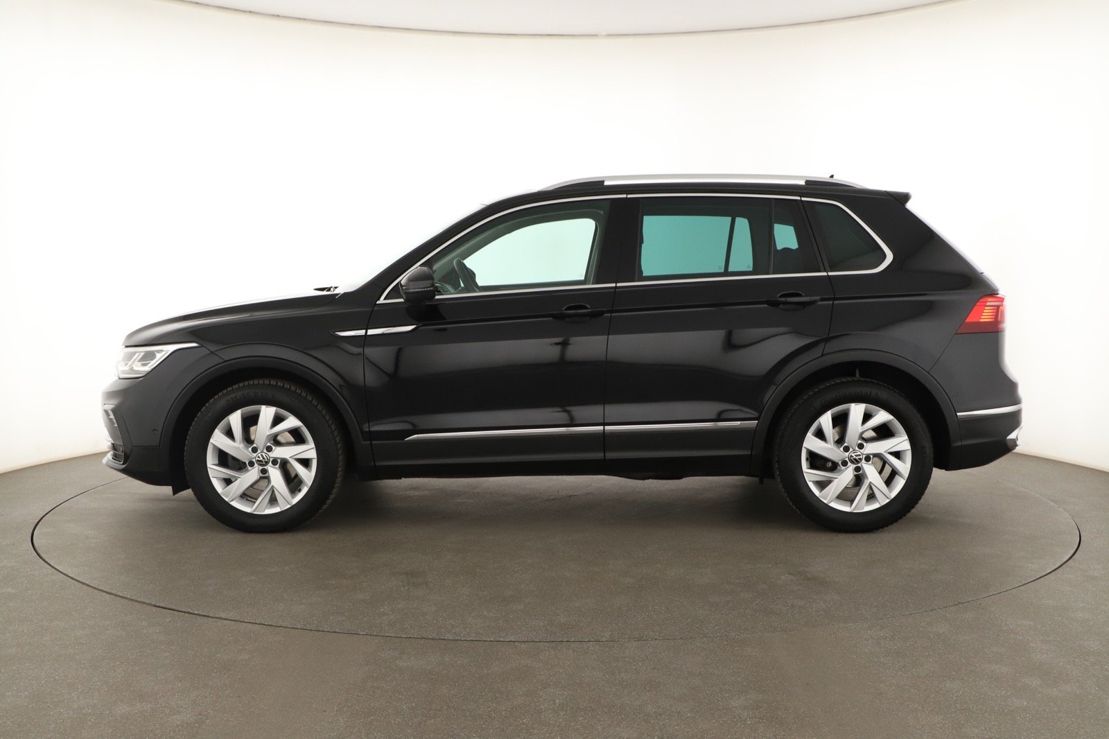 Volkswagen Tiguan - 2022