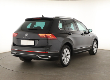 Volkswagen Tiguan - 2022
