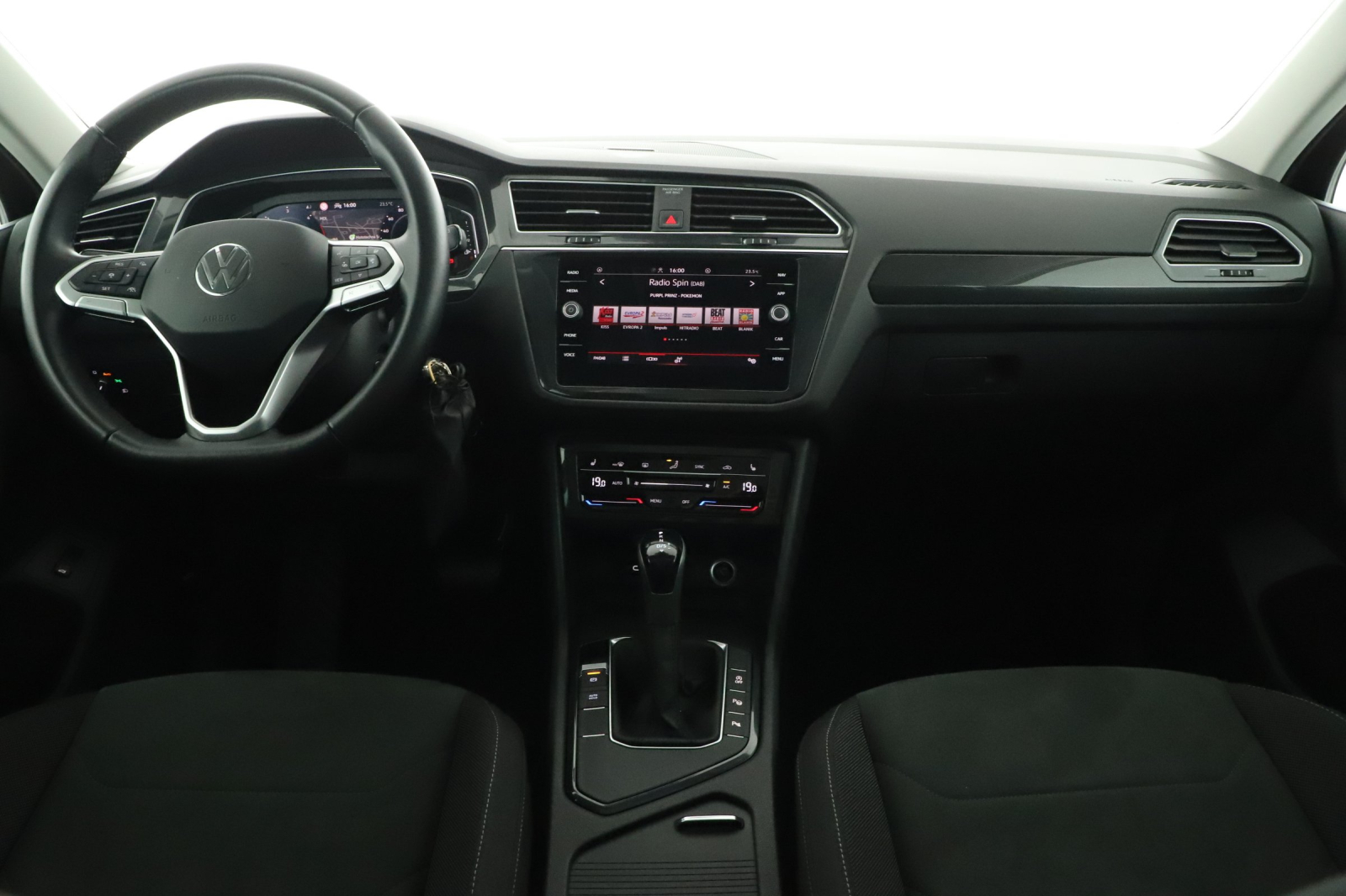 Volkswagen Tiguan - 2022