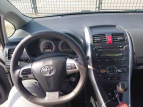 Toyota Auris - 2011