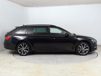 Škoda Superb - 2021