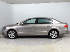 Škoda Superb - 2015