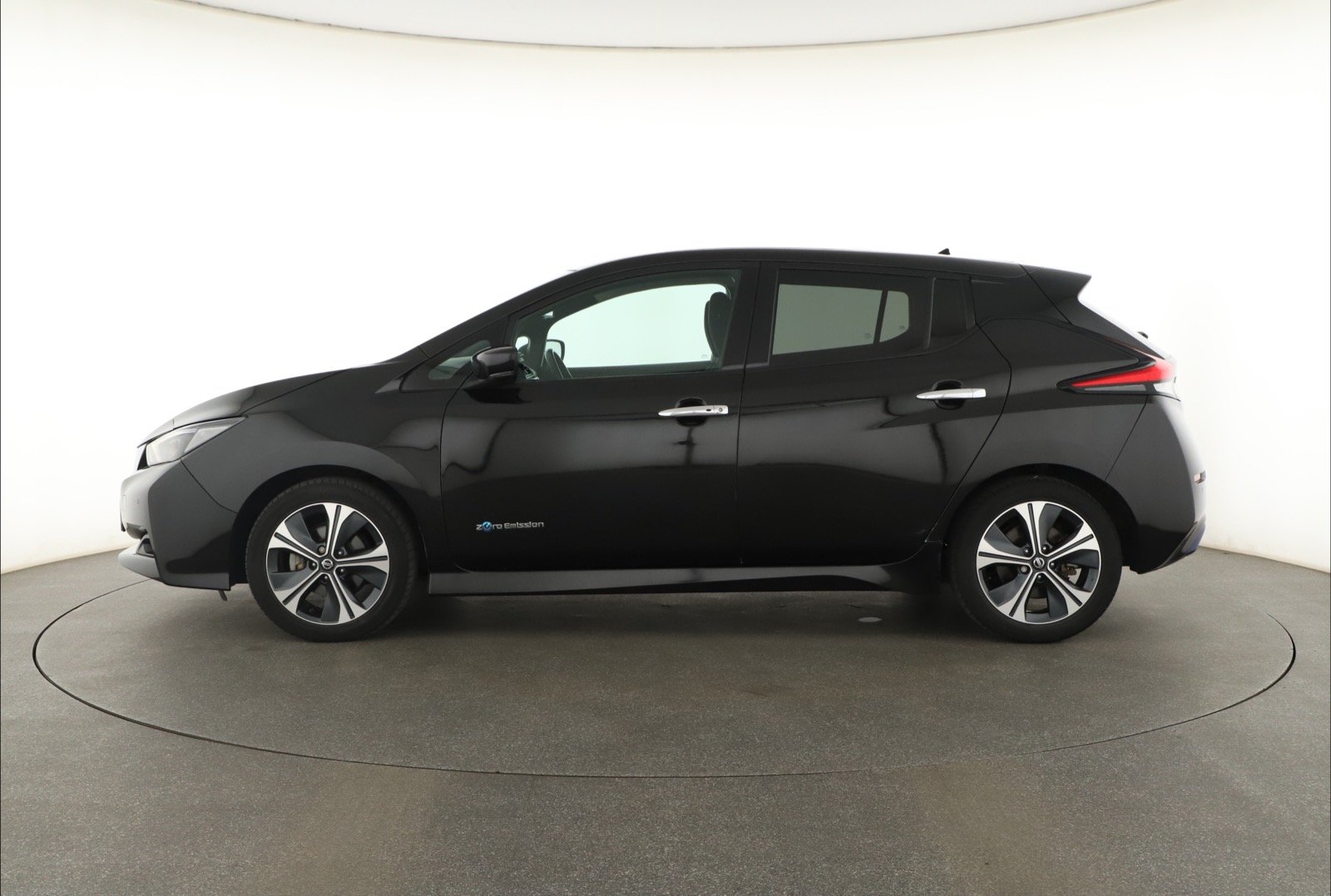 Nissan Leaf 40 kWh, 2018, Automat, Serv.kniha, Tempomat 4
