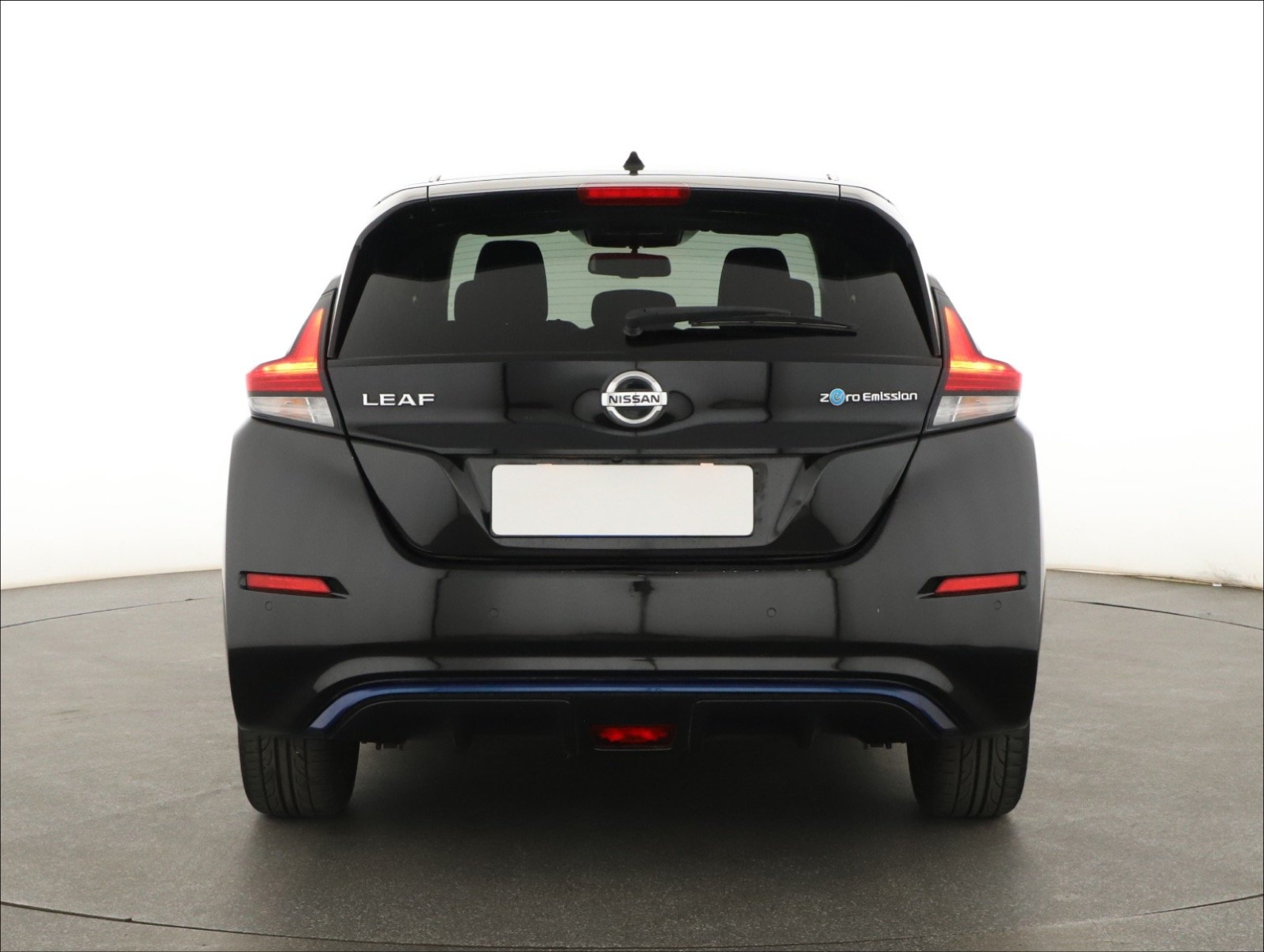 Nissan Leaf 40 kWh, 2018, Automat, Serv.kniha, Tempomat 6