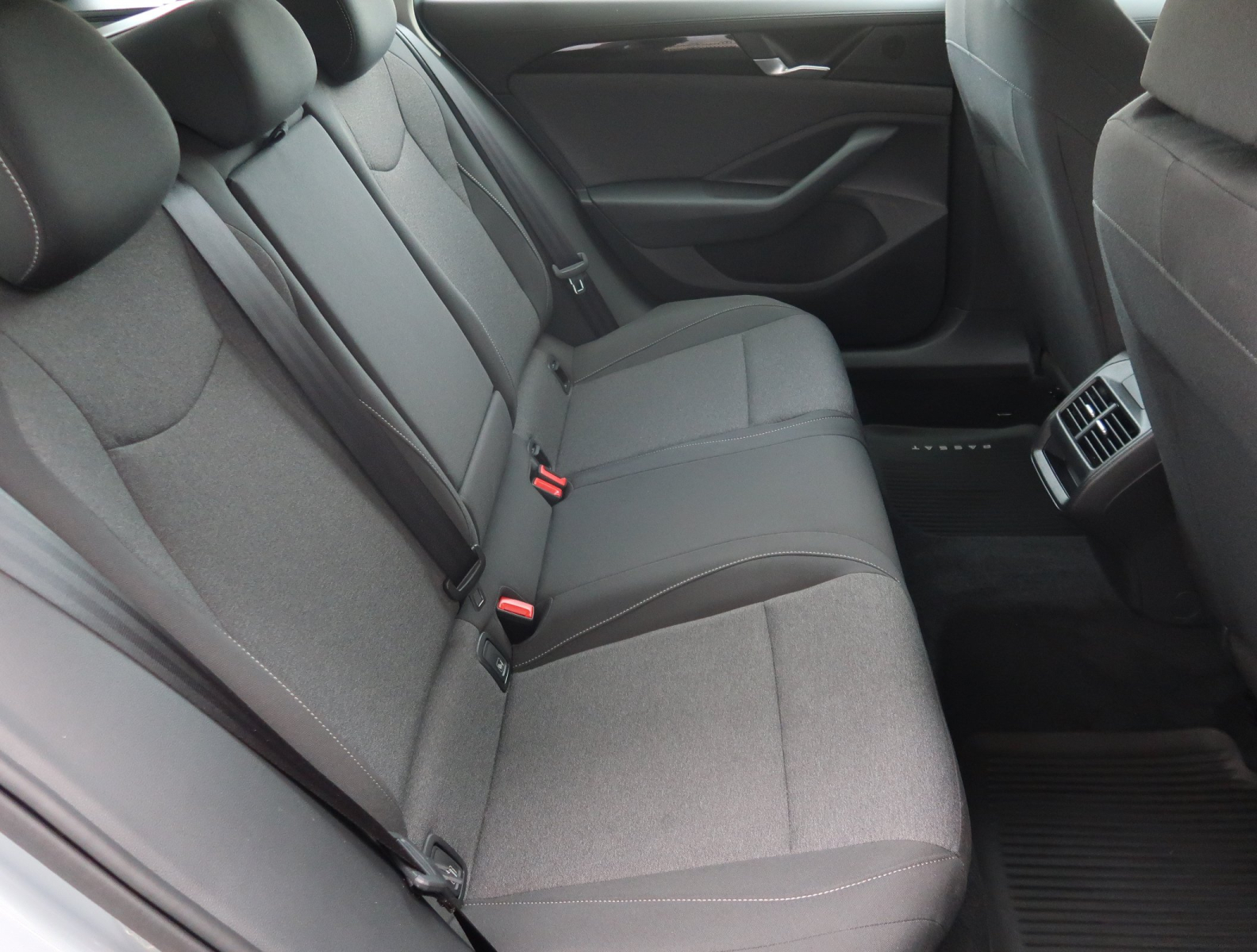 Volkswagen Passat - 2025