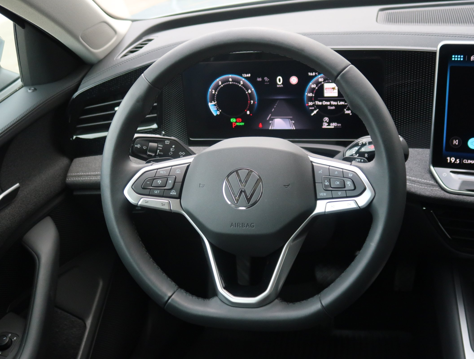 Volkswagen Passat - 2025