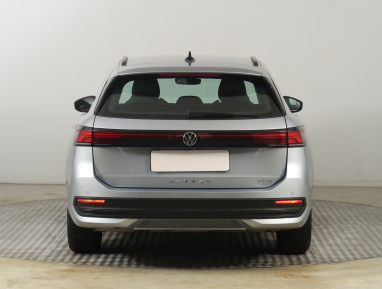 Volkswagen Passat - 2025
