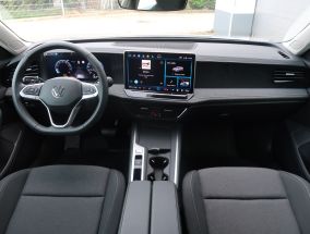 Volkswagen Passat - 2025