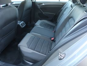 Volkswagen Golf - 2017
