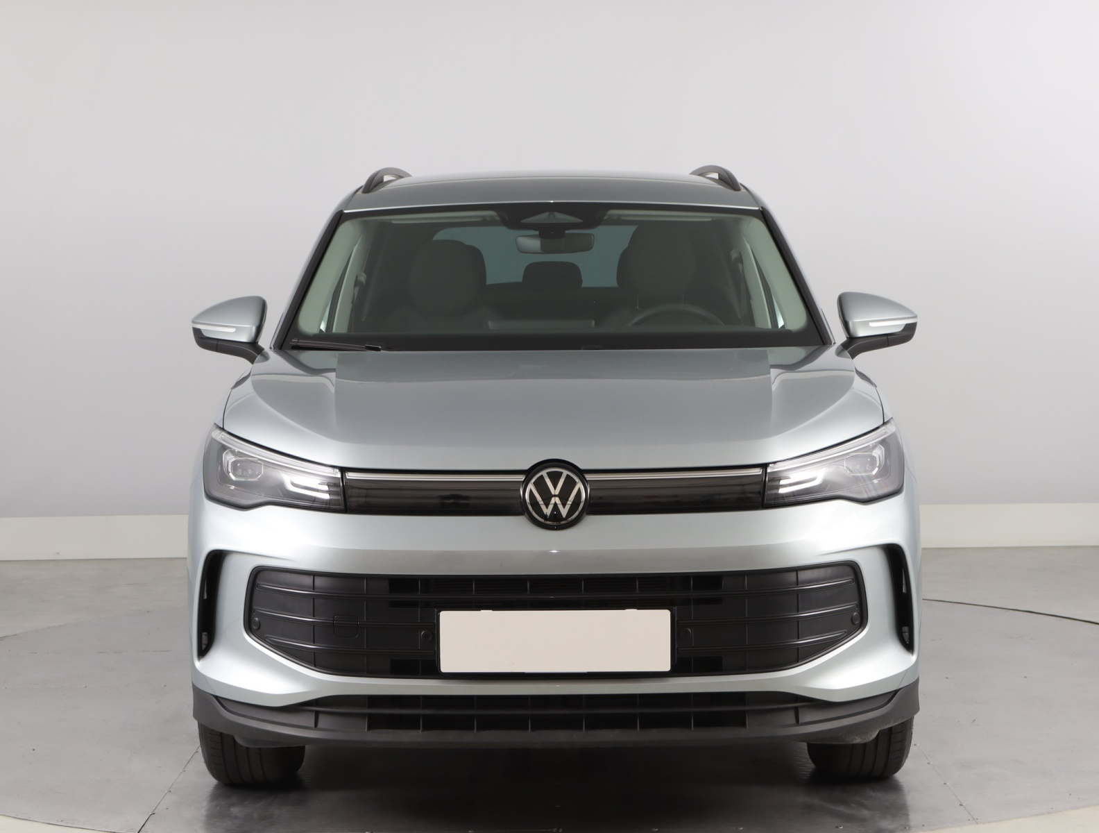 Volkswagen Tiguan - 2025