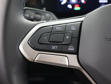 Volkswagen Tiguan - 2025