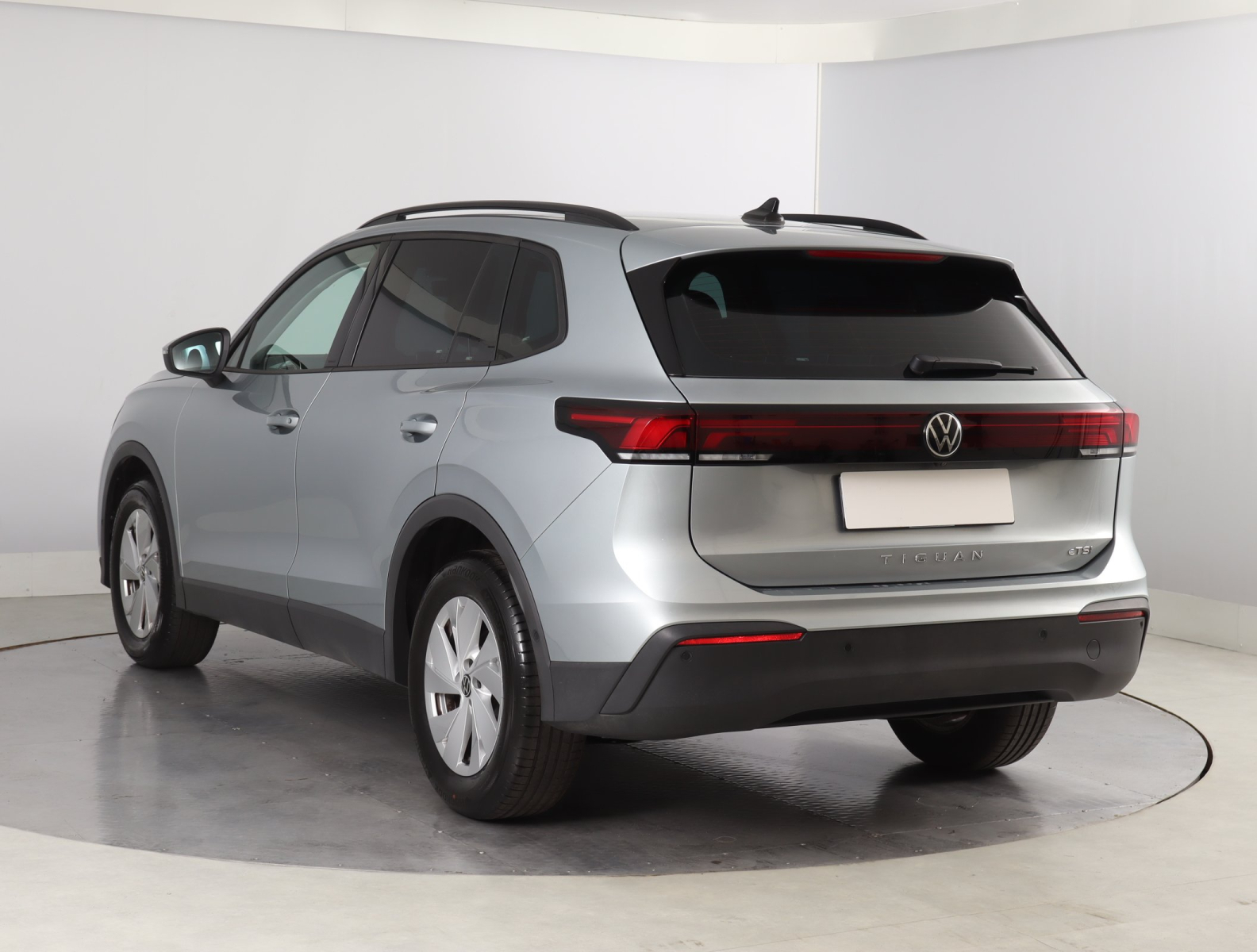 Volkswagen Tiguan - 2025