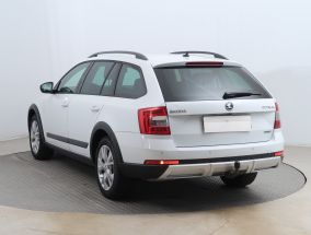 Škoda Octavia Scout - 2015