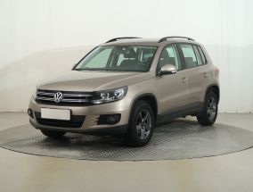 Volkswagen Tiguan - 2015