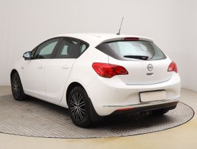 Opel Astra - 2014
