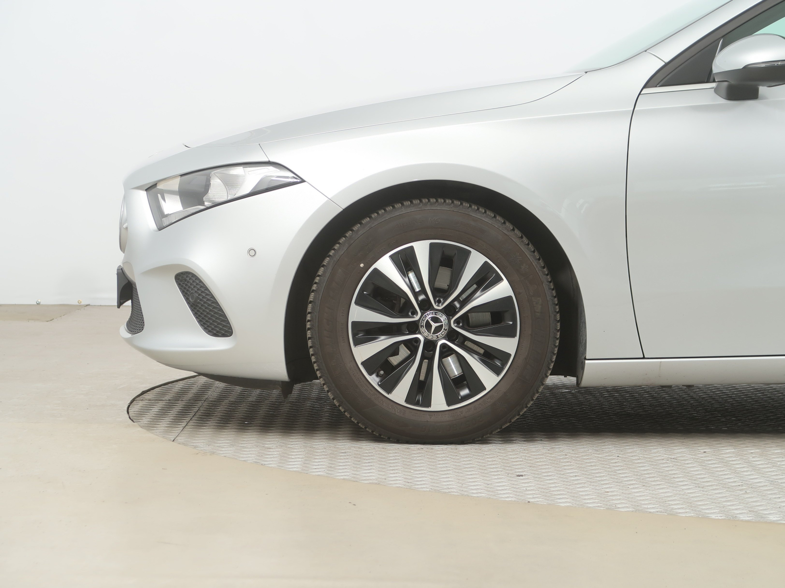 Mercedes-Benz A - 2021