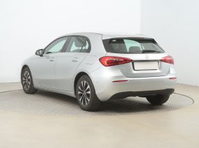 Mercedes-Benz A - 2021