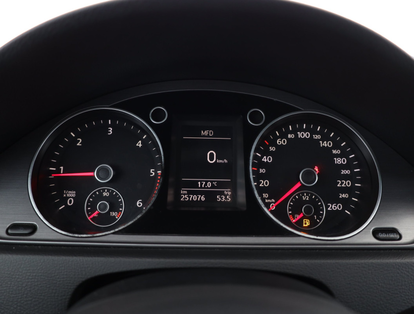 Volkswagen Passat, 2011
