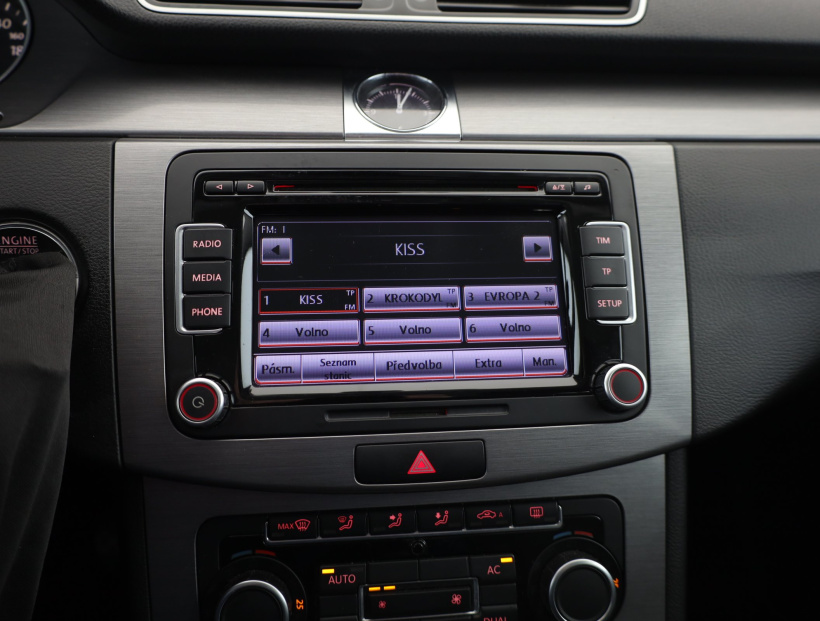 Volkswagen Passat, 2011
