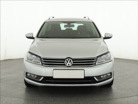 Volkswagen Passat - 2011