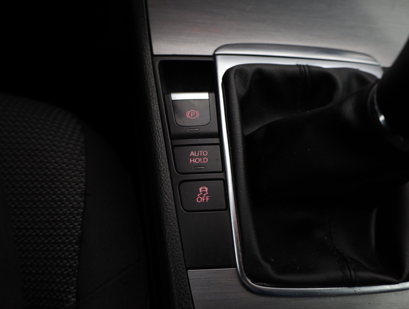 Volkswagen Passat, 2011